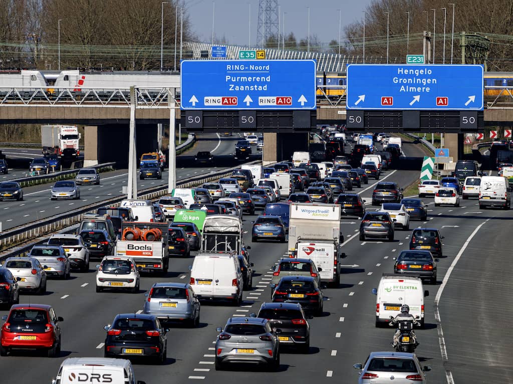 Paasdrukte te merken op de weg: op hoogtepunt bijna 1.200 kilometer file