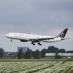 Marechaussee vindt zo'n twee keer per jaar verstekelingen in vliegtuigen