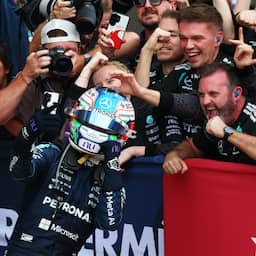 Live F1 | Verstappen verrast door strategie Red Bull, Antonelli blij dat updates eindelijk werken