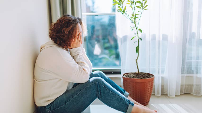 Ziek, misselijk, hoofdpijn: dit voel je bij echte overprikkeling | Slimmer  leven | NU.nl