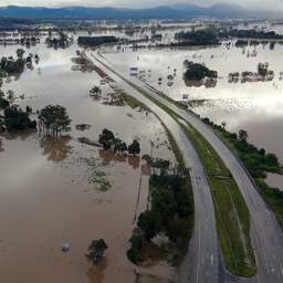 Video | Luchtbeelden tonen omvang schade door overstromingen in Australië
