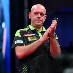 Worstelende Van Gerwen incasseert nieuwe tik met snelle uitschakeling in Bazel