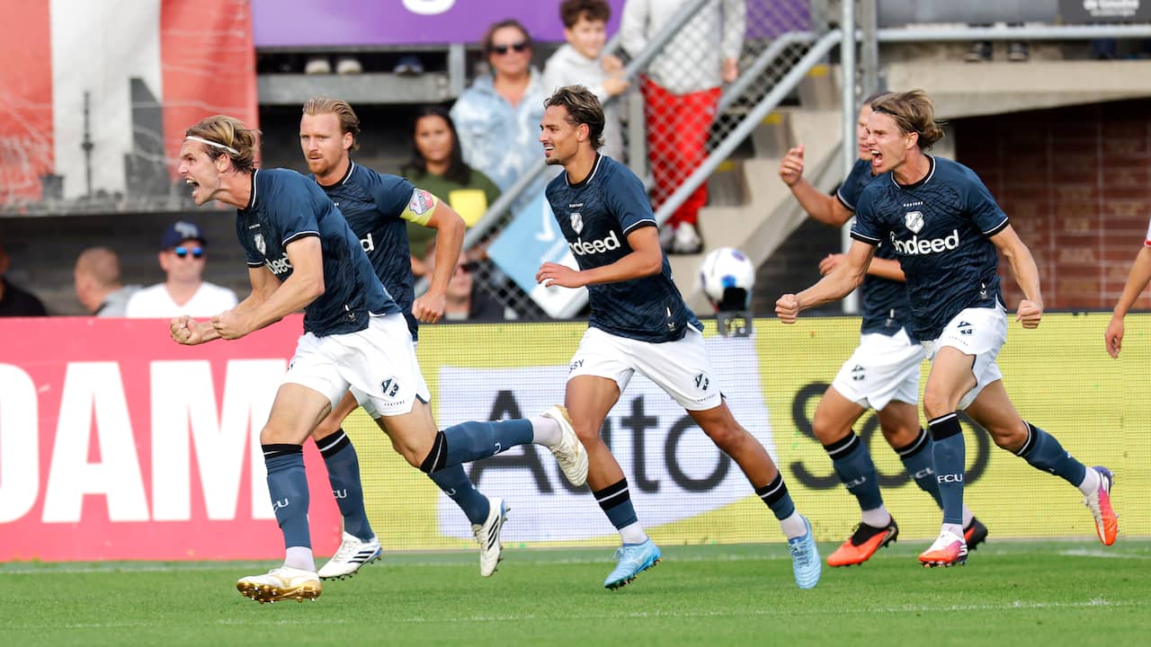 Live Eredivisie | Tiental AZ leidt tegen Fortuna, Ihattaren meest grote kans