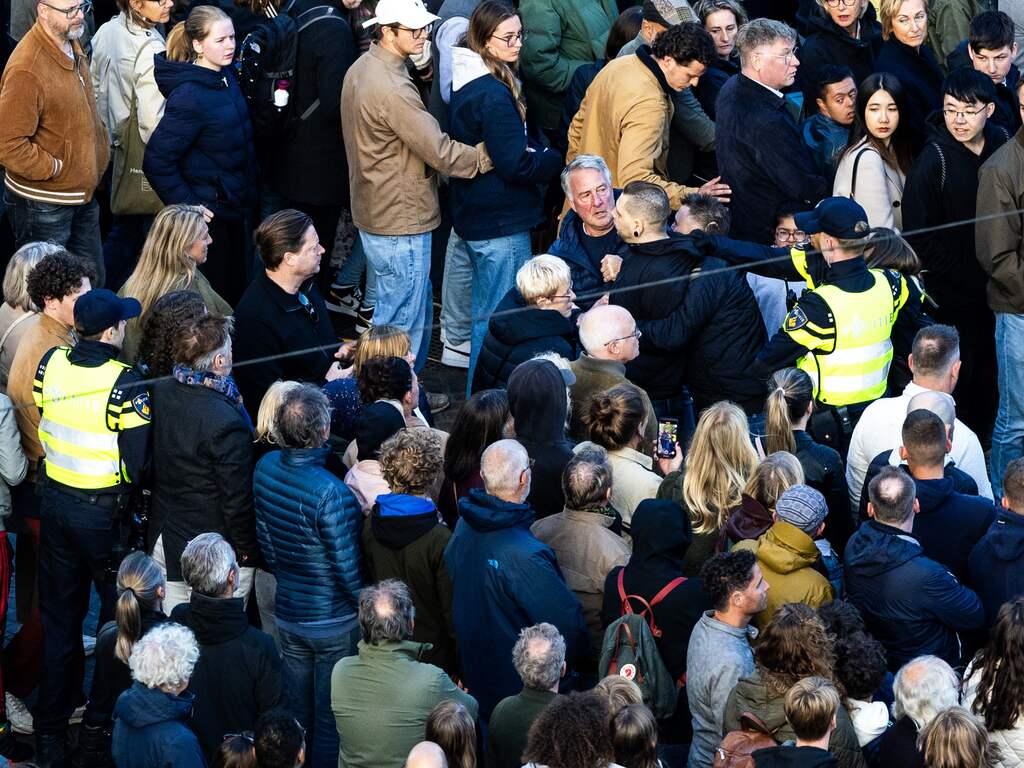 Zestal dat werd opgepakt bij Nationale Dodenherdenking op de Dam weer vrij