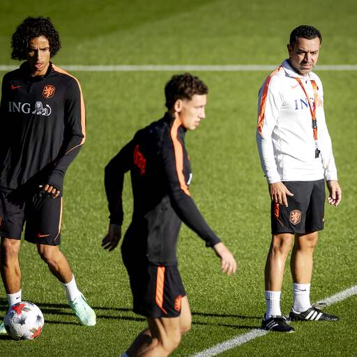 Illustratie bij: Oranje traint met debutanten Van Bommel en Zechiël voor het eerst onder Xavi