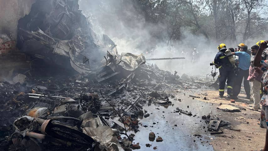Vliegtuig neergestort in India dat naar Engeland vloog, mogelijk honderden doden | Buitenland | NU.nl