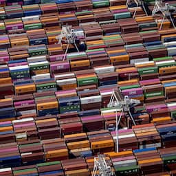 Rotterdamse haven komt grotendeels stil te liggen door staking sjorders