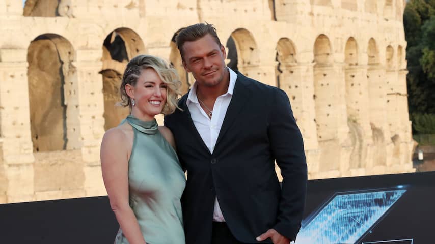 Reacher-acteur Alan Ritchson gaat na twintig jaar scheiden