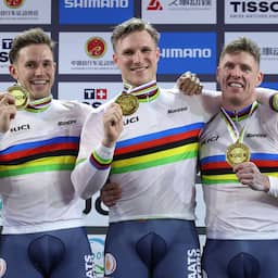 Teamsprinters grijpen vierde wereldtitel op rij, ook goud op de baan voor Wiebes