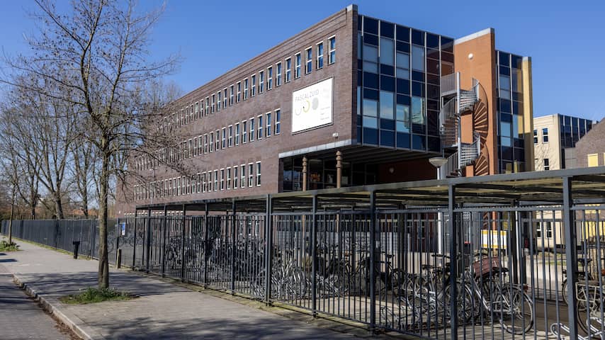 Celstraf geëist tegen vader die minderjarige zoon dwong tot cybercrime