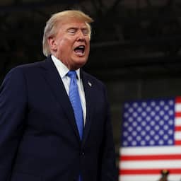 Trump zegt bondgenoot Oman 'kapot te bombarderen' als het dwarszit in Hormuz
