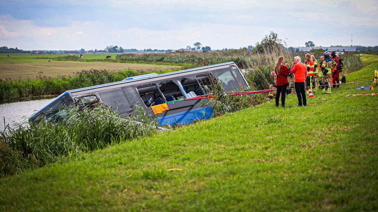 Foto bij Motorrijder omgekomen bij botsing met lijnbus in Friesland
