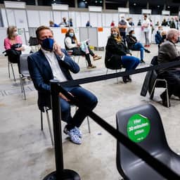 Live corona | Horecavoorzitter en Hugo de Jonge komen langs bij commissie