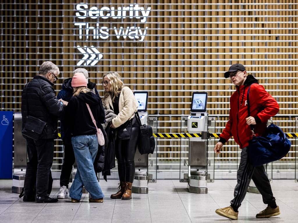 Eindhoven Airport even dicht na valse bommelding door 51-jarige vrouw