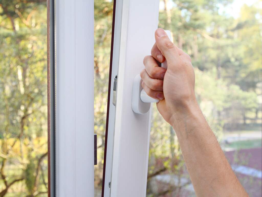 Onderzoek RIVM bevestigt dat ventileren helpt coronabesmettingen te beperken