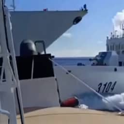 Video | Chinese schepen botsen bij poging Filipijnse boot te stoppen