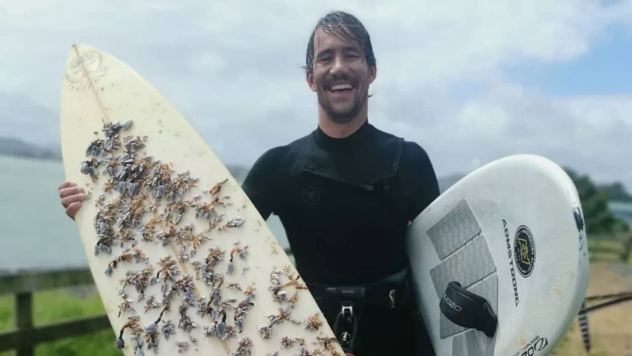 Verloren surfbord drijft 2.400 kilometer van Tasmanië naar Nieuw-Zeeland