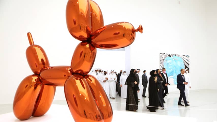 P Balloon Rabbit Kunstenaar Jeff Koons verkoopt 100 miljoen dollar aan kunst uit ...