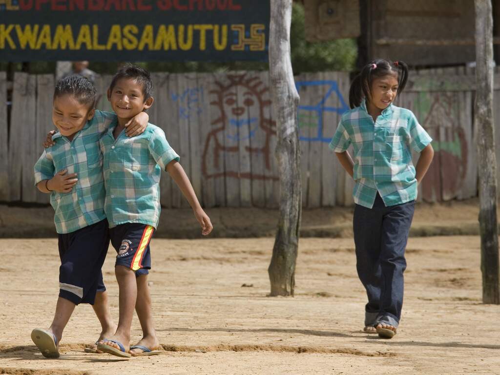 Eerste scholen in binnenland Suriname heropenen na maanden overstromingen