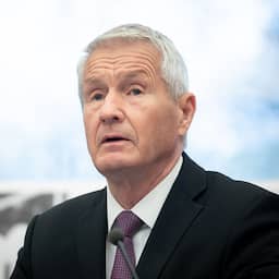 Zorgen om Noorse oud-premier: ziekenhuisopname na ophef om Epstein-files