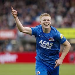 Koeman is gecharmeerd van AZ-talent Kees Smit: 'Zie dingen terug van Pedri'