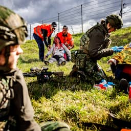 Kan je met 25 kilo op je rug lopen? Deze vragen stelt Defensie in enquête