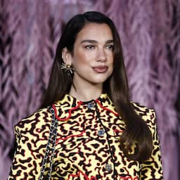 Dua Lipa sleept Samsung voor de rechter vanwege foto op verpakking televisies