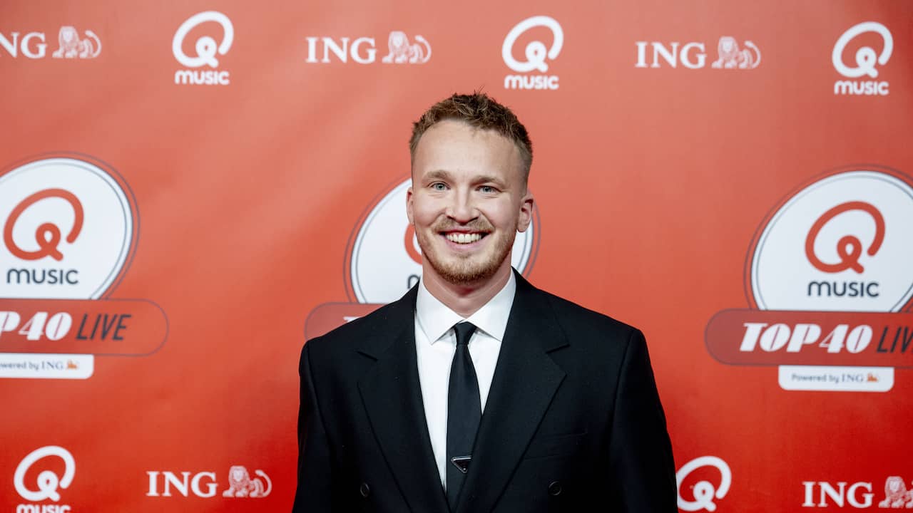 Foto bij Snelle en zijn verloofde verwachten eerste kindje: 'Zwanger en Zanger'