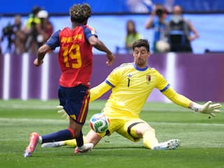 Courtois beslist na gesprek met Van Bommel of hij Belgisch international blijft