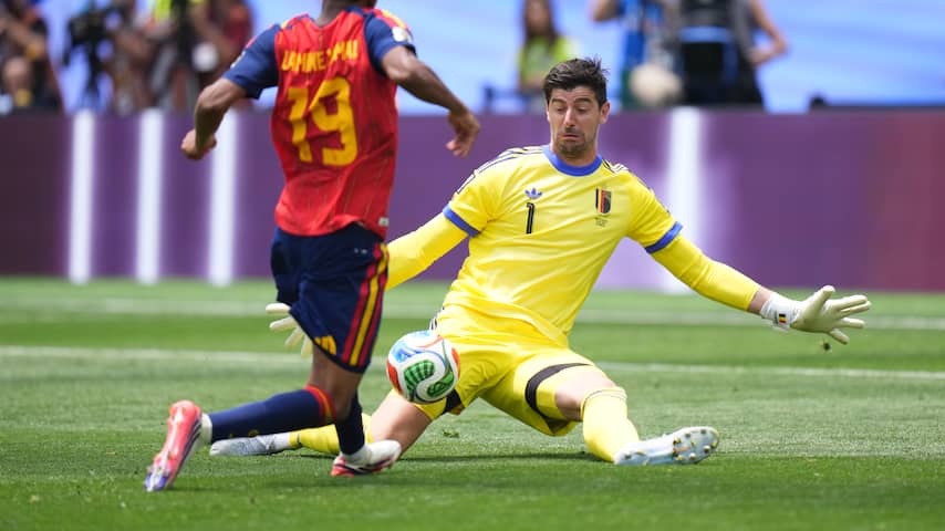 Courtois beslist na gesprek met Van Bommel of hij Belgisch international blijft