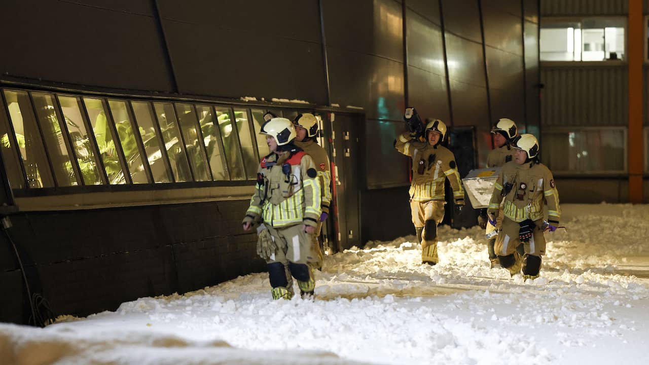 Teruglezen | Sportcomplex in Utrecht stort voor deel in, geen gewonden