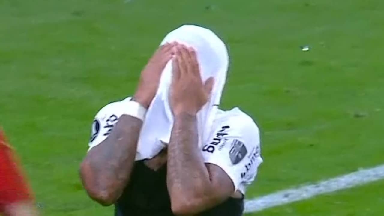 Memphis schiet penalty huizenhoog over in Copa Libertadores
