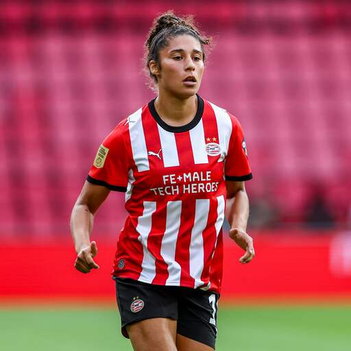 Illustratie bij: PSV Vrouwen vernedert Feyenoord, Chimera Ripa scoort direct uit corner