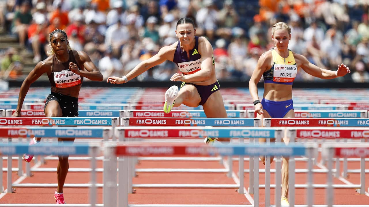 Nadine Visser sprint naar zege op 100 horden bij FBK Games in warm Hengelo