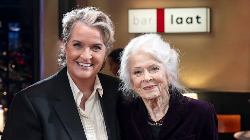 Margriet van der Linden wint Sonja Barend Award voor het beste