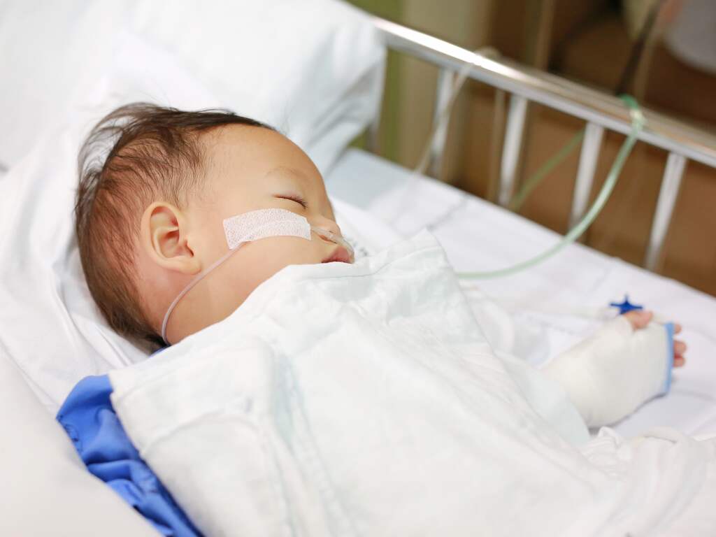 Baby met RS-virus aan beademing