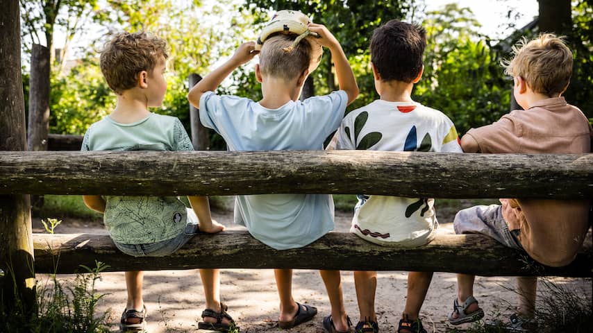 Code Rood Weer Veel scholen dicht en advies niet de weg op te gaan: de gevolgen van ...