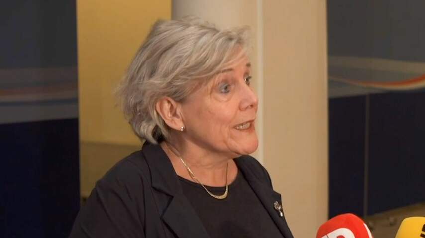 Bijleveld: 'Tot laatste moment doorgegaan, maar evacuaties stoppen'