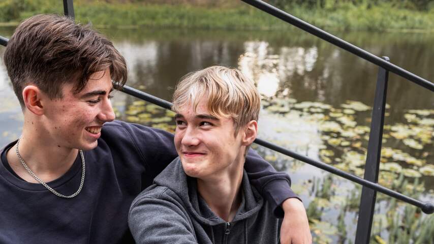 Foto bij Homoacceptatie onder pubers maakt duikvlucht: minder dan 1 op 4 jongens positief