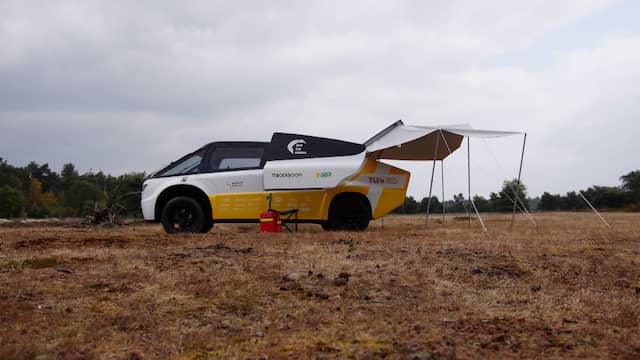 Deze ambulance van de TU Eindhoven rijdt op zonne-energie