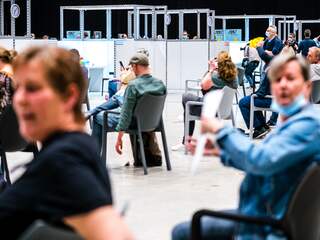 Steeds meer bekend over hoe goed coronavaccins verspreiding tegengaan