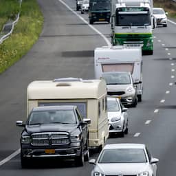 Benzineprijs bereikt recordhoogte nu oorlog in Midden-Oosten in impasse zit