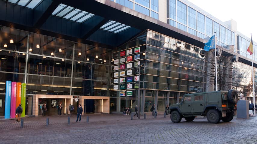 Man opgepakt op Belgisch station die kalasjnikov onder babykleertjes verstopte
