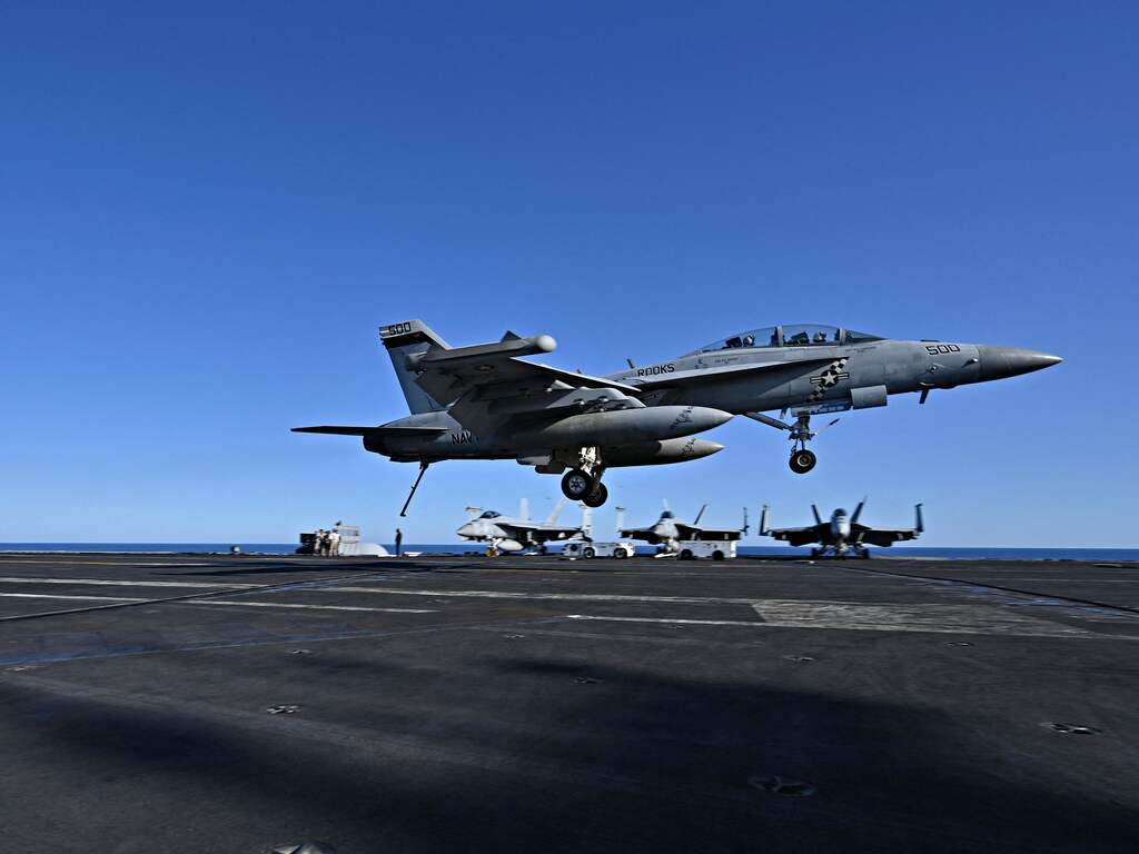 Amerikaans vliegdekschip verliest straaljager bij ontwijken Houthi-aanval