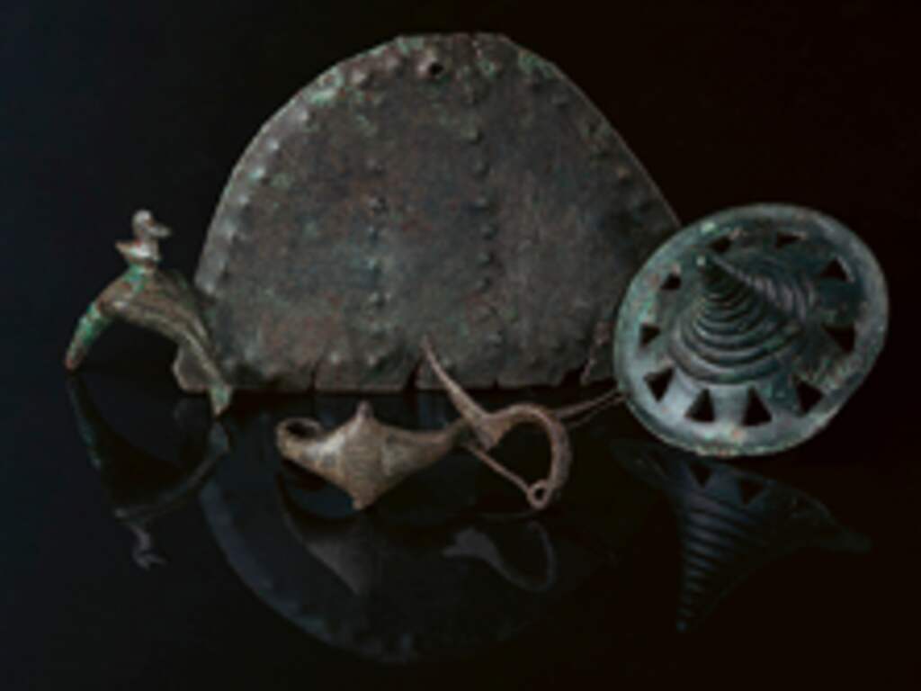 Archeologen vinden 3.000 jaar oude metalen schat op heuveltop in Hongarije