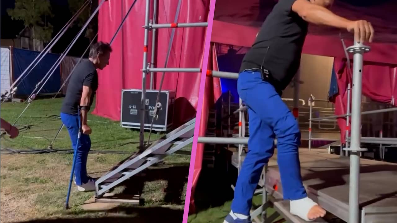 Video | Geblesseerde Gerard Joling strompelt podium op in Varsseveld