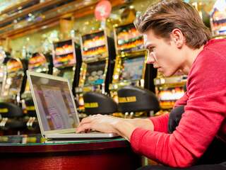 Voor het eerst moeten gokbedrijven spelers terugbetalen: 'Baanbrekend vonnis'