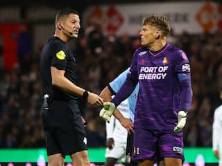 Telstar-keeper Koeman jr. woedend na penalty Feyenoord: 'Dit is echt ongelooflijk'
