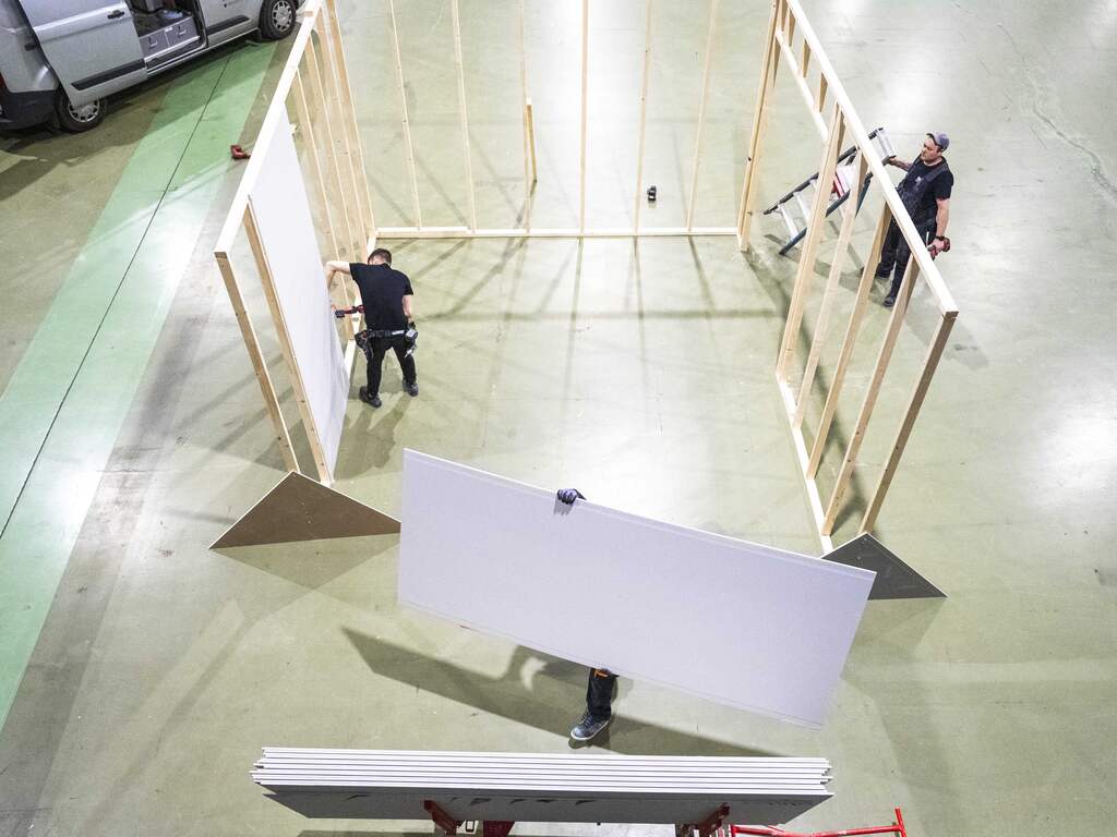 Opvangplekken noodgedwongen langer open, ook vluchtelingen naar Jaarbeurs