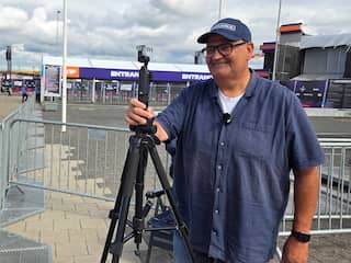 Fans kijken uren naar F1-trucks in Zandvoort: 'Kan nu al janken dat het stopt'